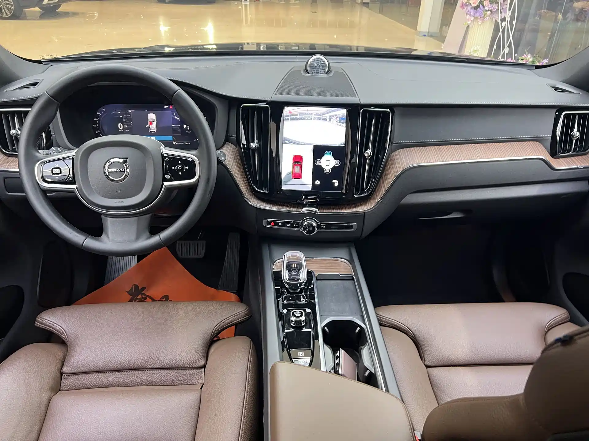 صورة 14 - Volvo XC60