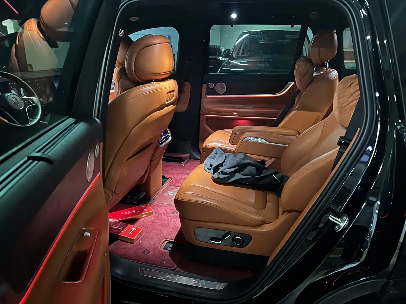 AITO Wenjie AITO M9 2024 Range Extender Max Edition 42kWh 6-seater фото 4