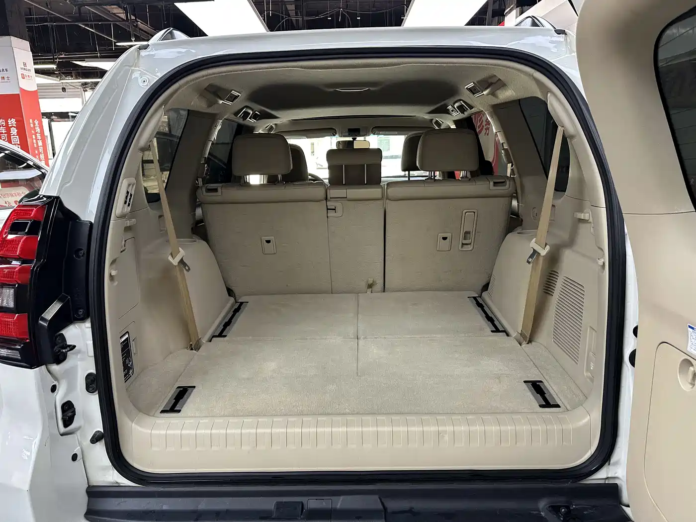 Toyota Prado 2018 2018 3.5L Automatic TX-L Rear-mounted Spare Tire