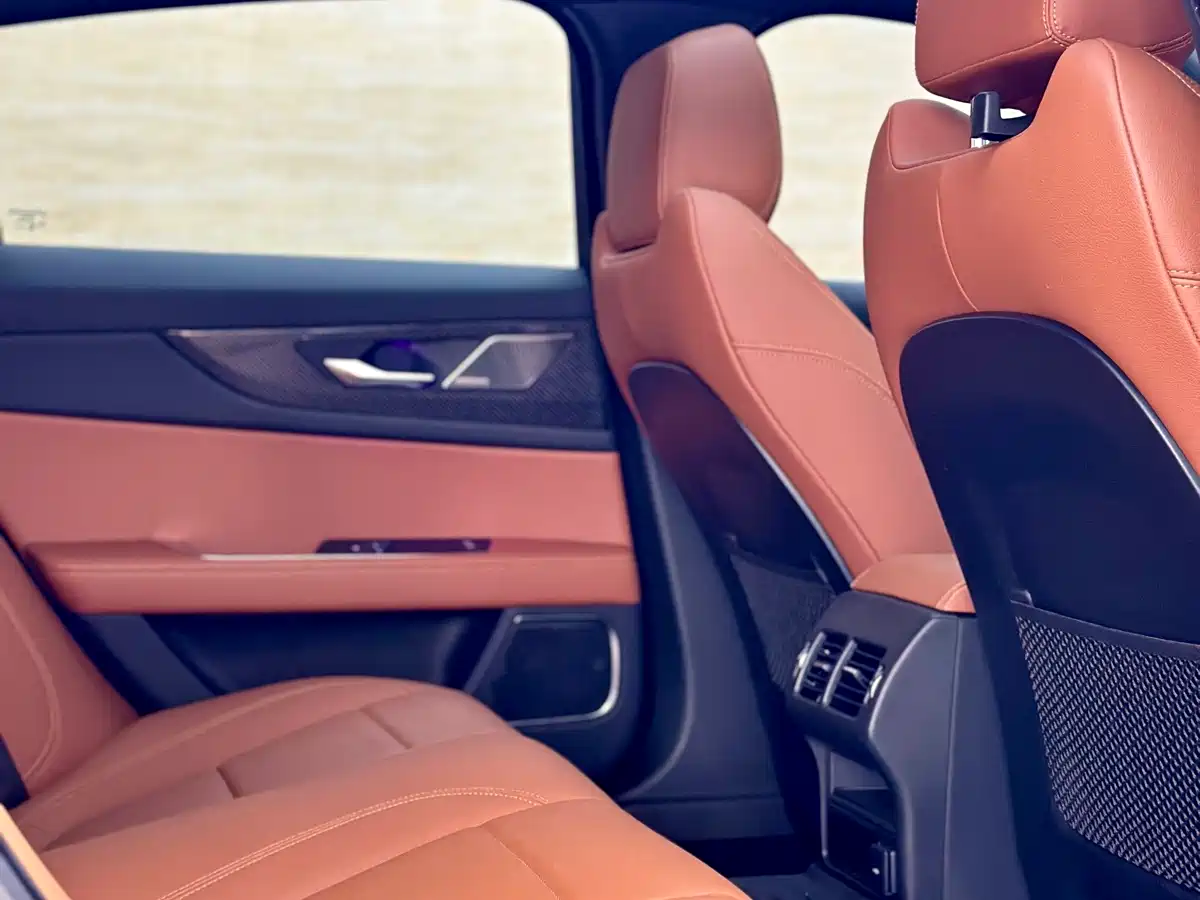 Jaguar XEL 2024 Model 2.0T 250PS R-DYNAMIC S Gloss Black Sport Edition фото 7