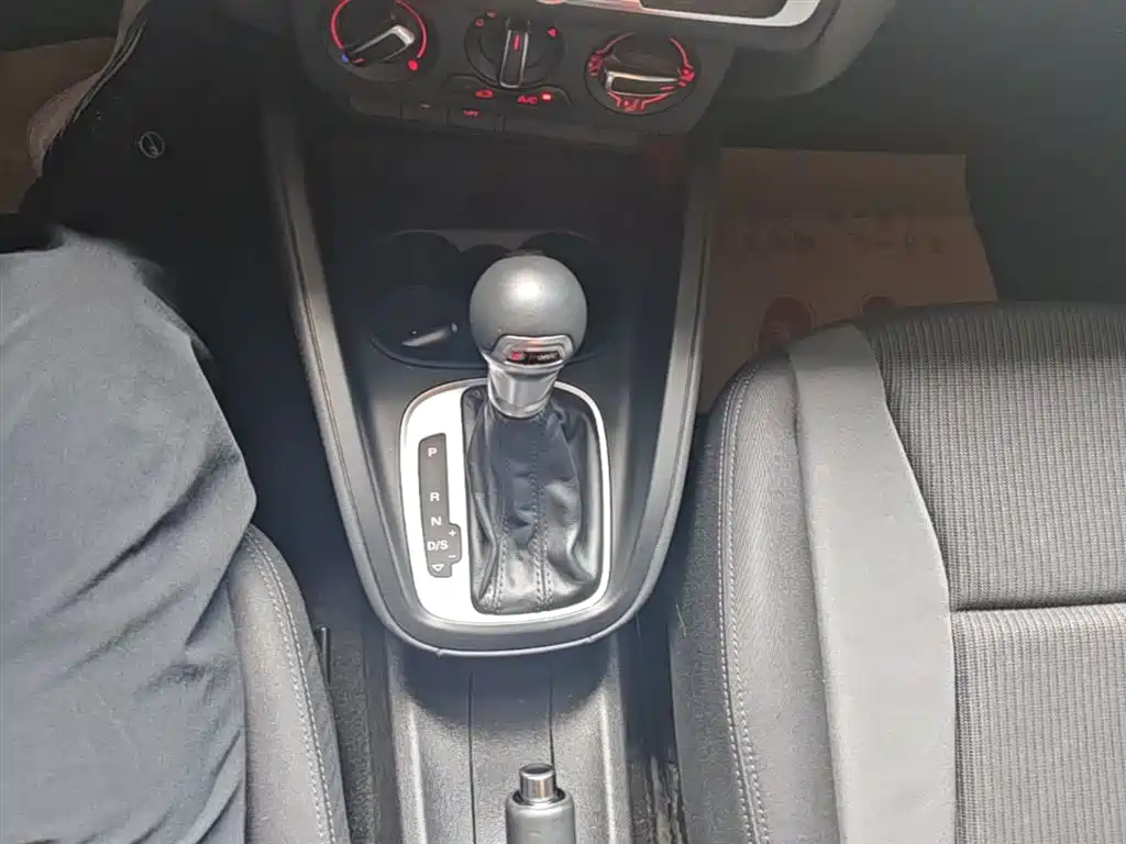 Audi A1 2016 30 TFSI Sportback Design Style Edition фото 14