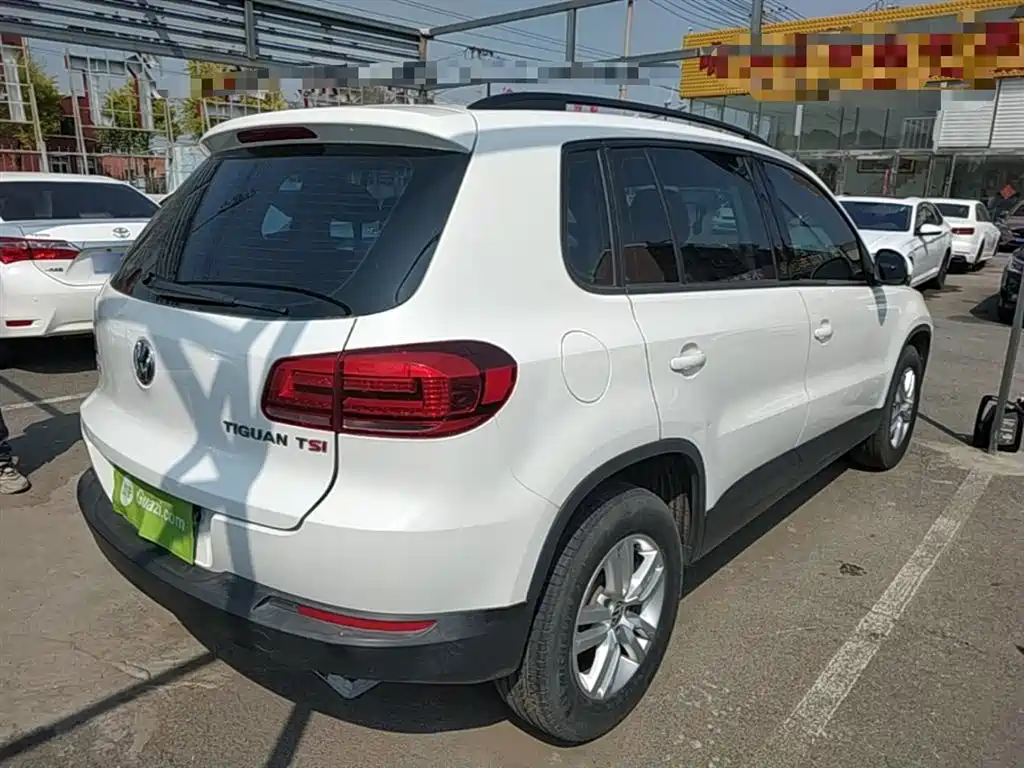 Volkswagen Tiguan 2015 1.8TSI Automatic 2WD Trendline фото 7