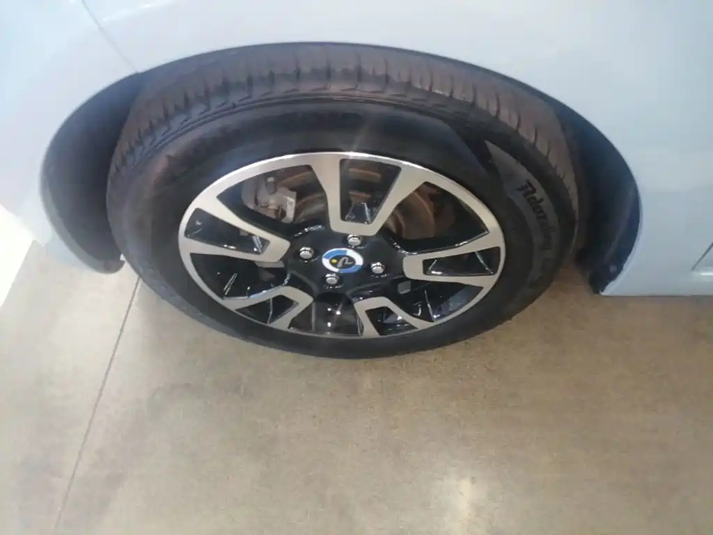 Huachen Xinyi Brilliance Xinyi i03A 2023 2021 318km 31.45kWh