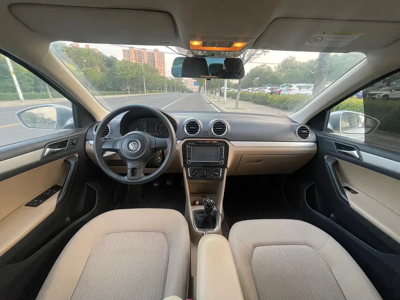 Volkswagen Jetta 2015 1.4L Manual Comfort фото 11