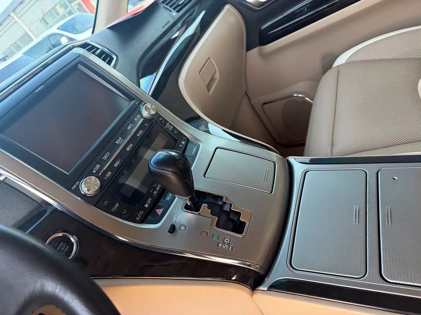 Toyota Alphard 2012 3.5L Premium Edition фото 15