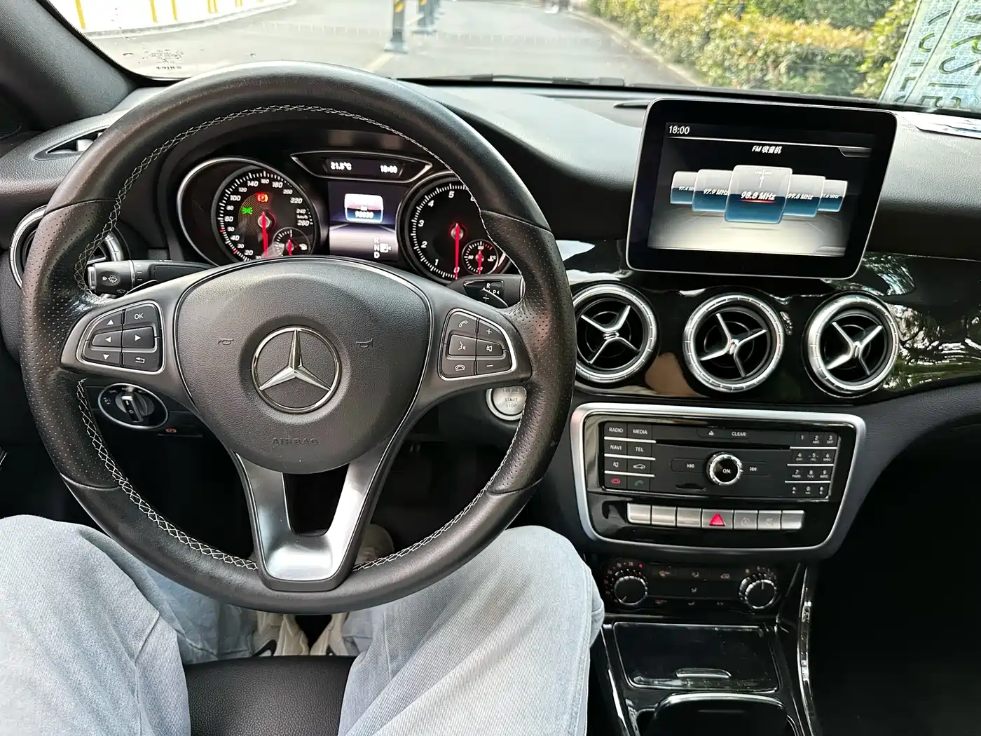 Mercedes-Benz CLA (Import) 2017 Facelift CLA 200 Style фото 15