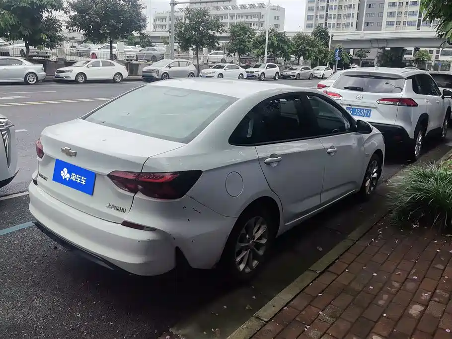 CHEVROLET CRUZE