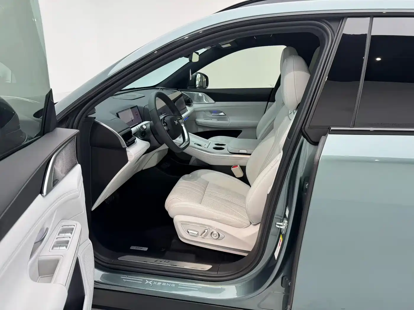 XPeng G9 2023 2024 702 Max