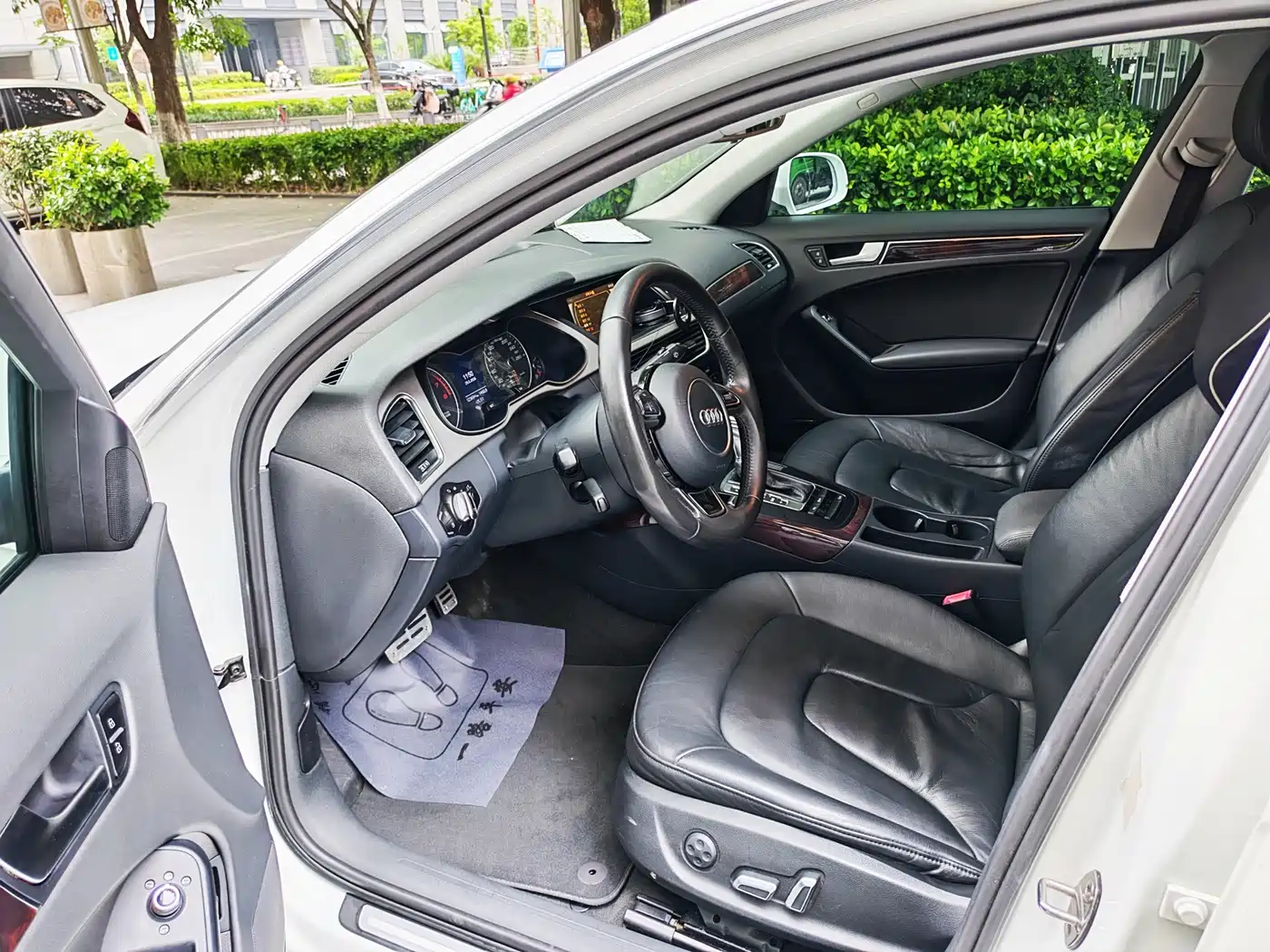 Audi A4L 2015 35 TFSI Auto Comfort фото 10