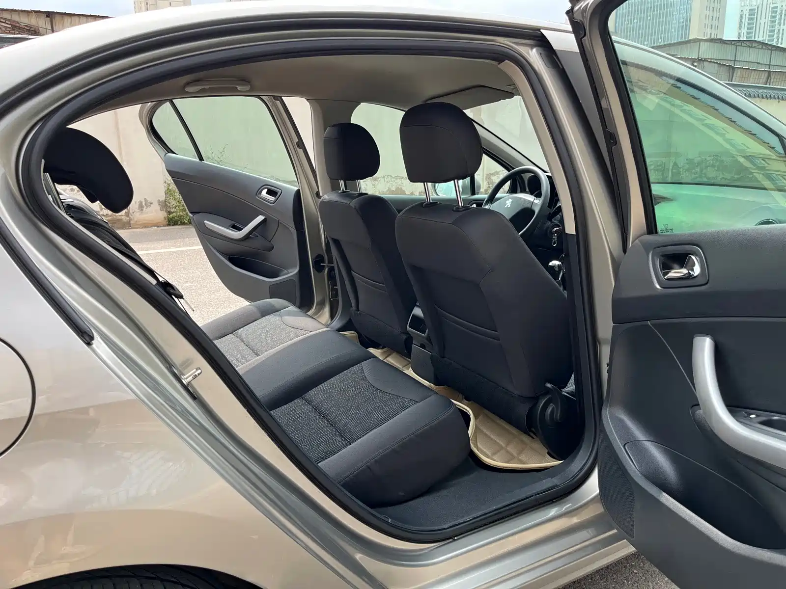 Фото 7 - Peugeot 408
