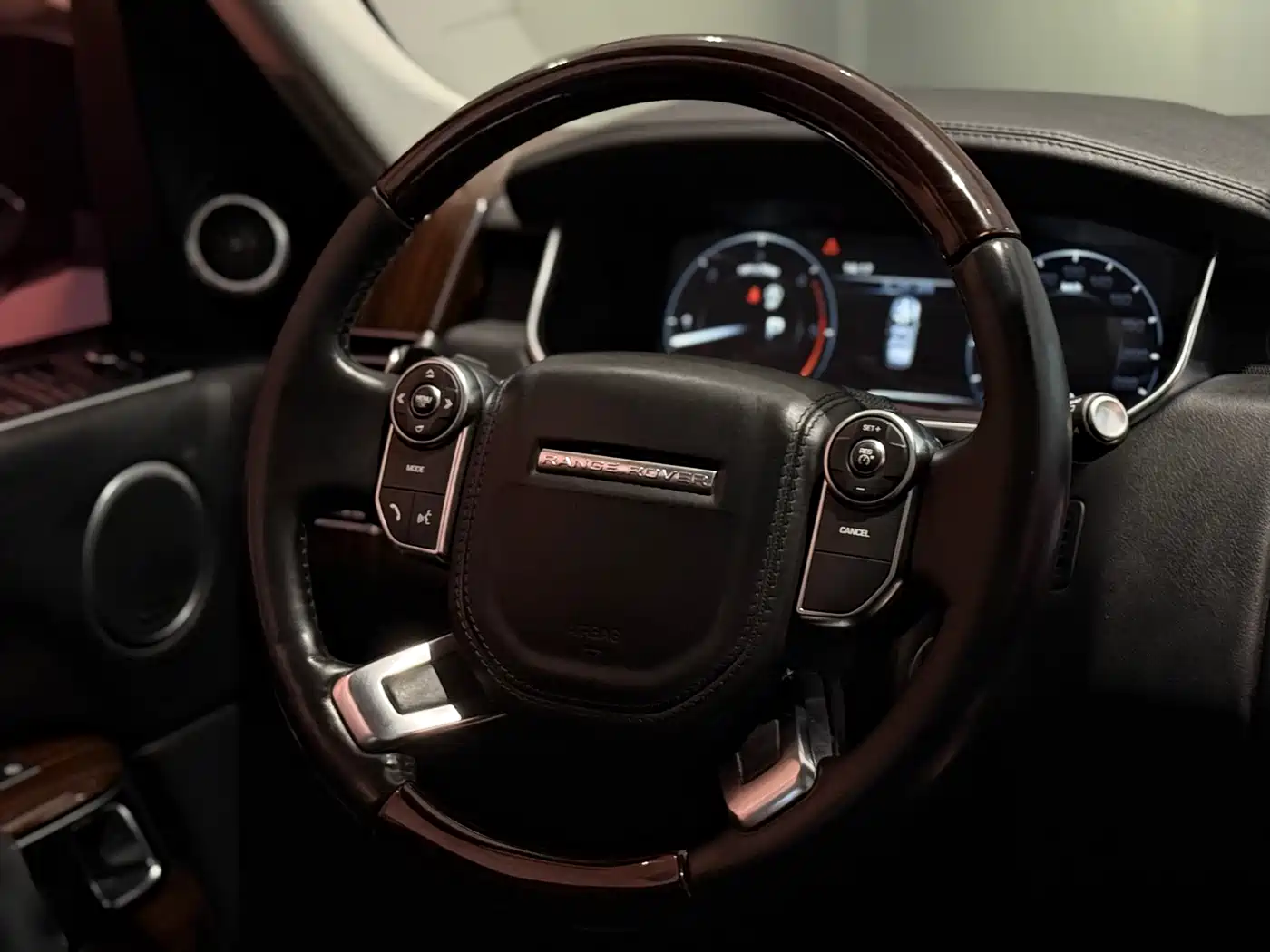 Land Rover Range Rover фото 14