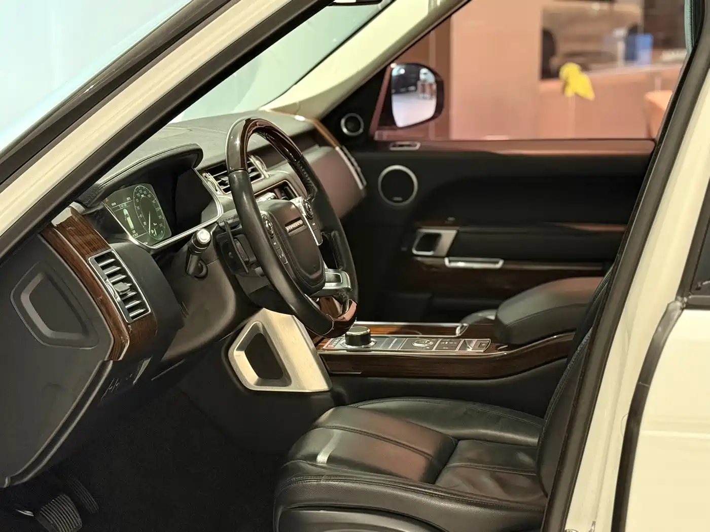 Land Rover Range Rover фото 12