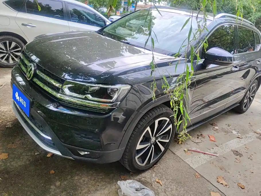 صورة 2 - Volkswagen Tharu
