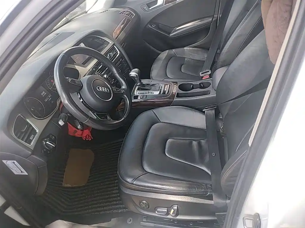 Audi A4L 2013 35 TFSI Automatic Comfort фото 15