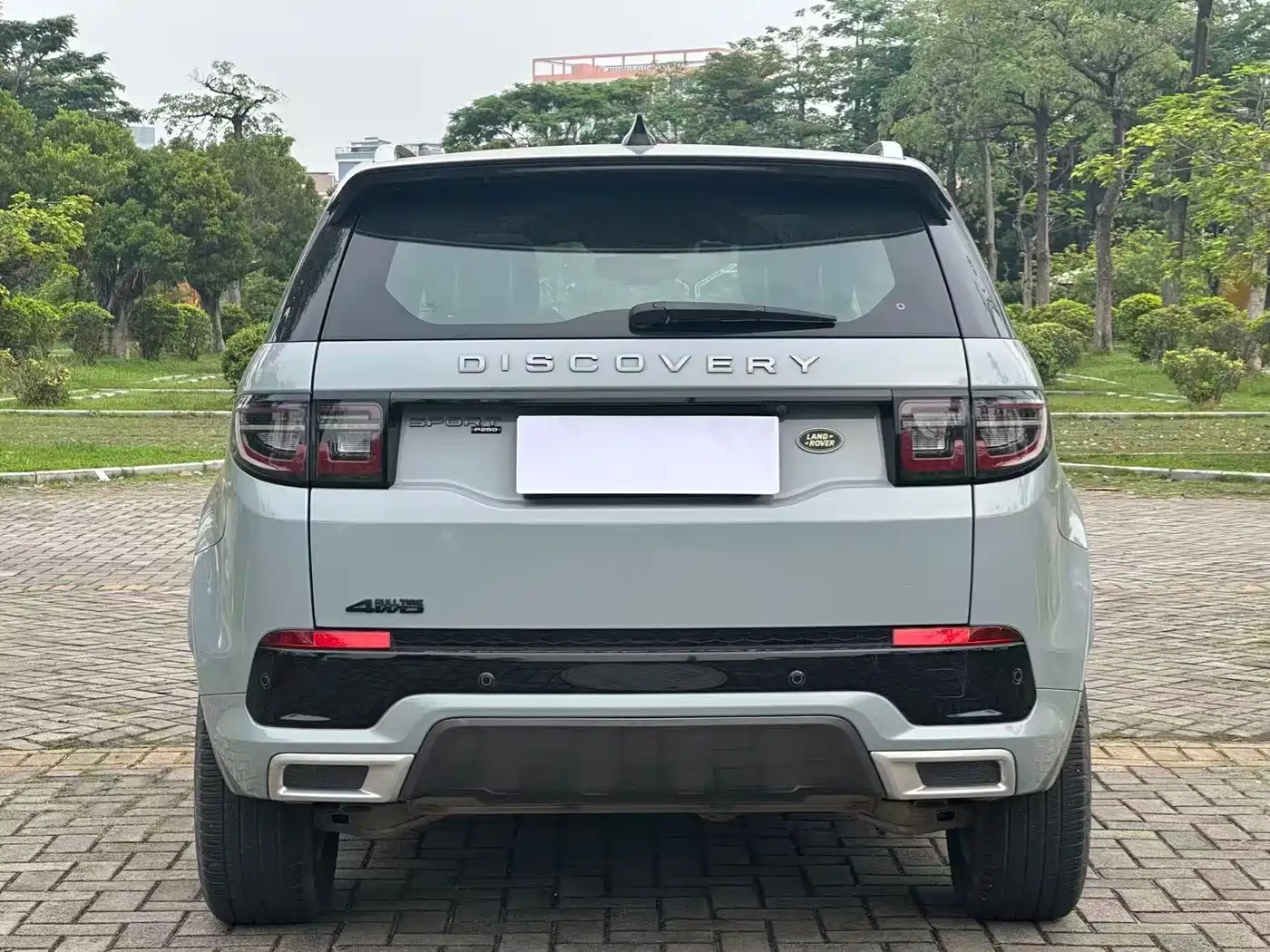 Land Rover Discovery Sport 2022 Model 249PS R-Dynamic S Performance Edition 5-Seater фото 12