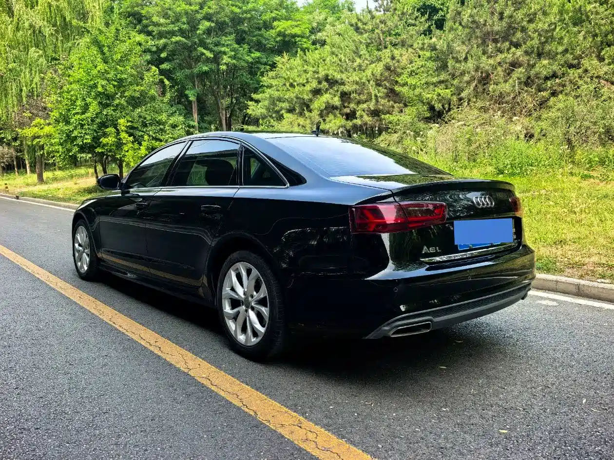 Audi A6L 2018 30th Anniversary 35 TFSI Fashion фото 7