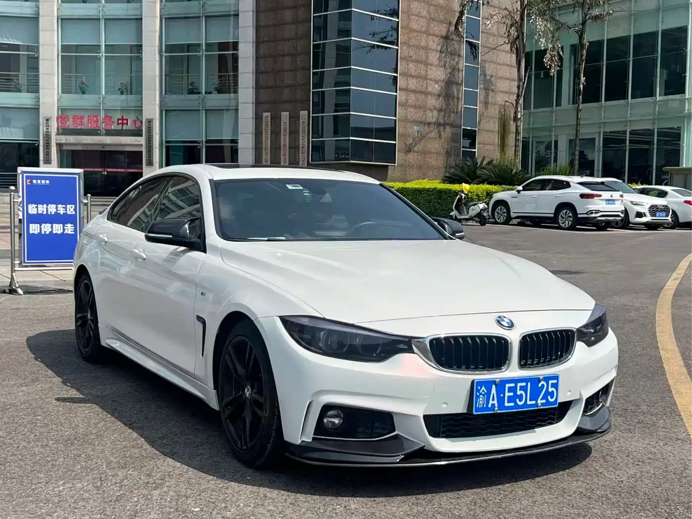 BMW 4 Series 2017 425i Gran Coupe Leading M Sport Package фото 3