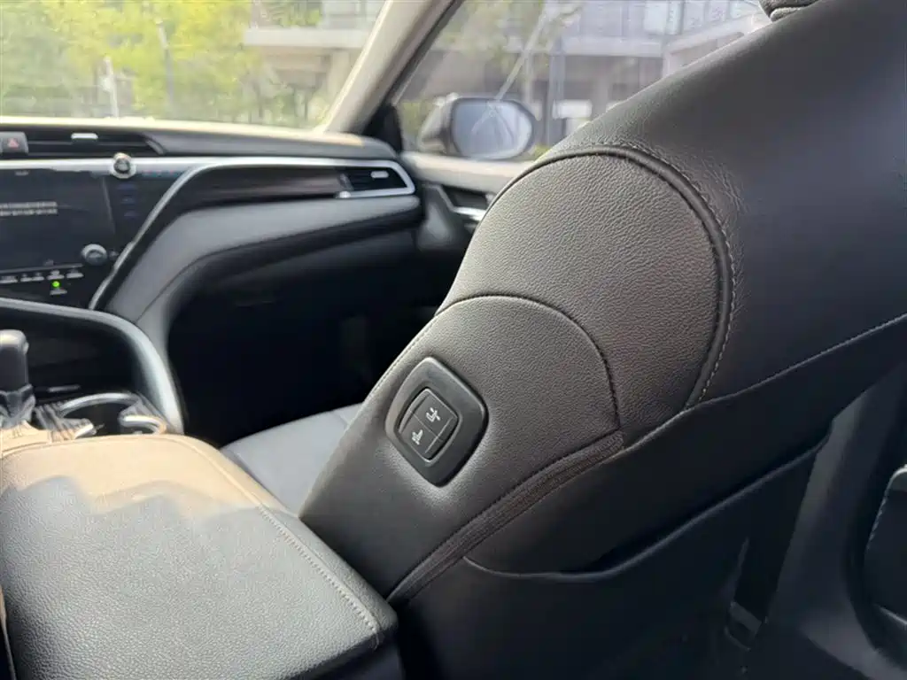 Toyota Camry 2019 2.0G Luxury Edition China VI фото 16