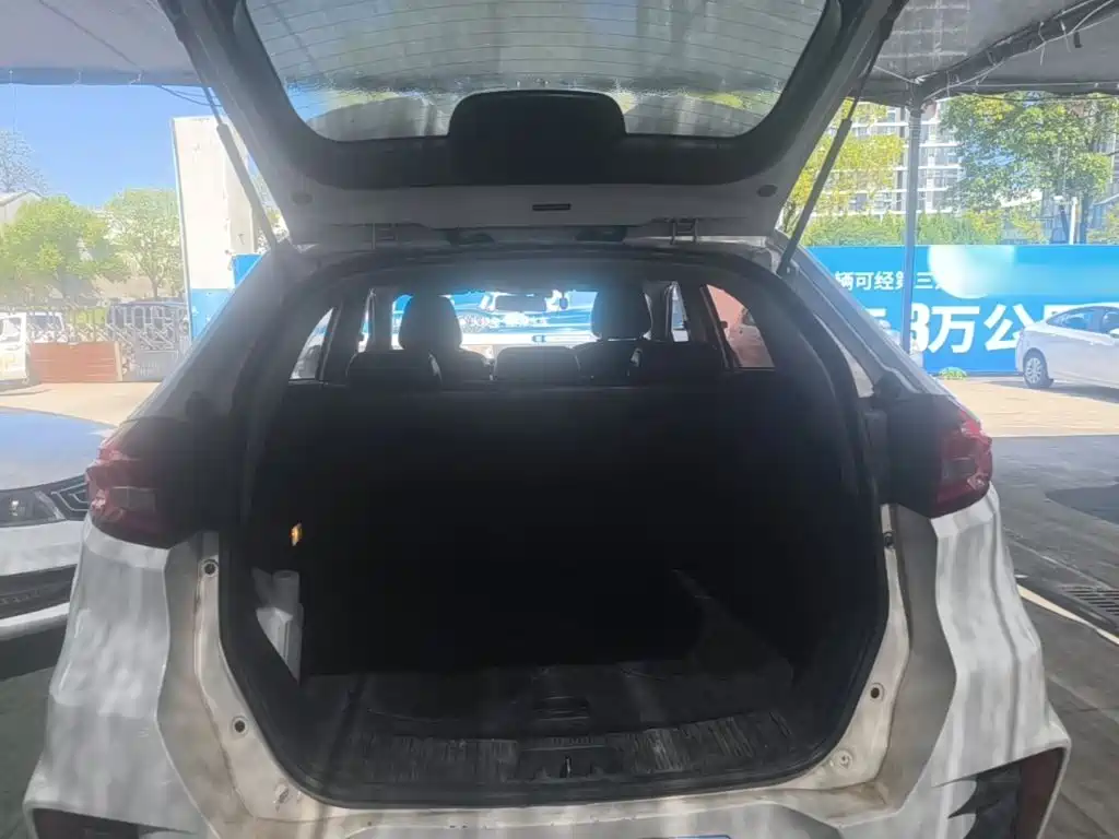 Фото 19 - MG Roewe RX5