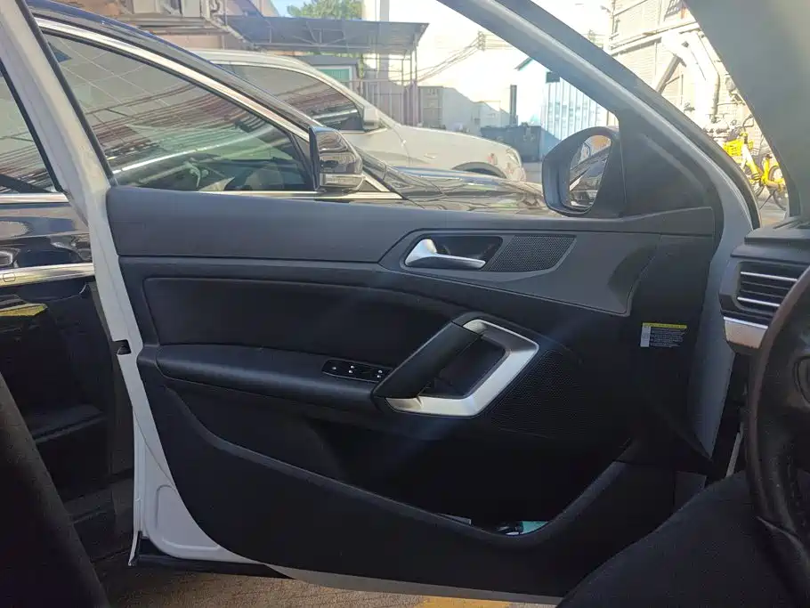 Photo 7 - Peugeot 408