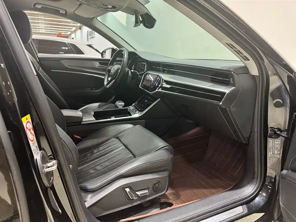 Audi A6L 2023 45 TFSI Premium Selection Elegance фото 15