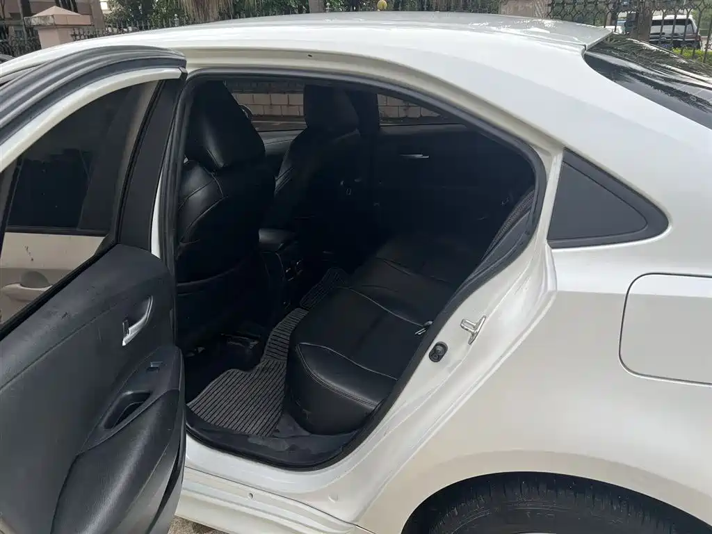 Toyota Levin 2021 185T CVT Luxury Edition фото 5