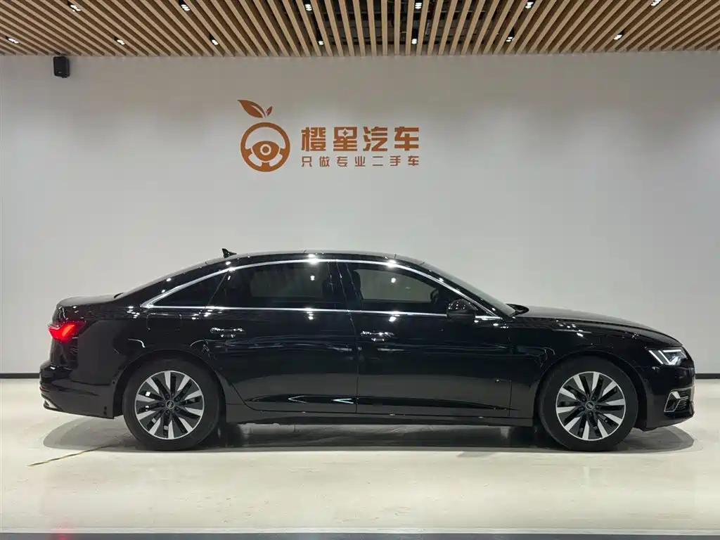 Audi A6L 2023 45 TFSI Premium Selection Elegance фото 3