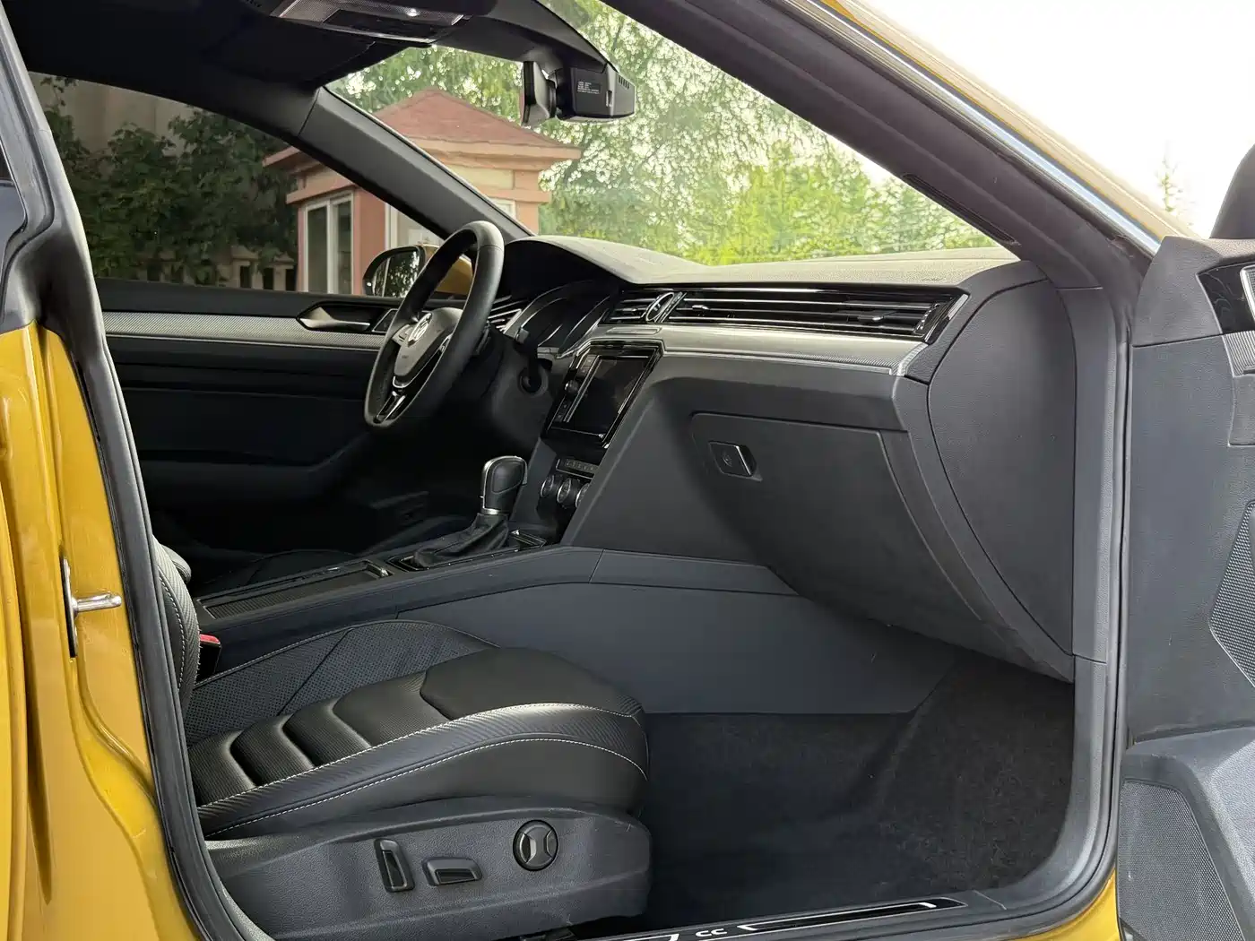 Volkswagen FAW-Volkswagen CC 2019 330TSI Charming Appearance (China V) фото 11