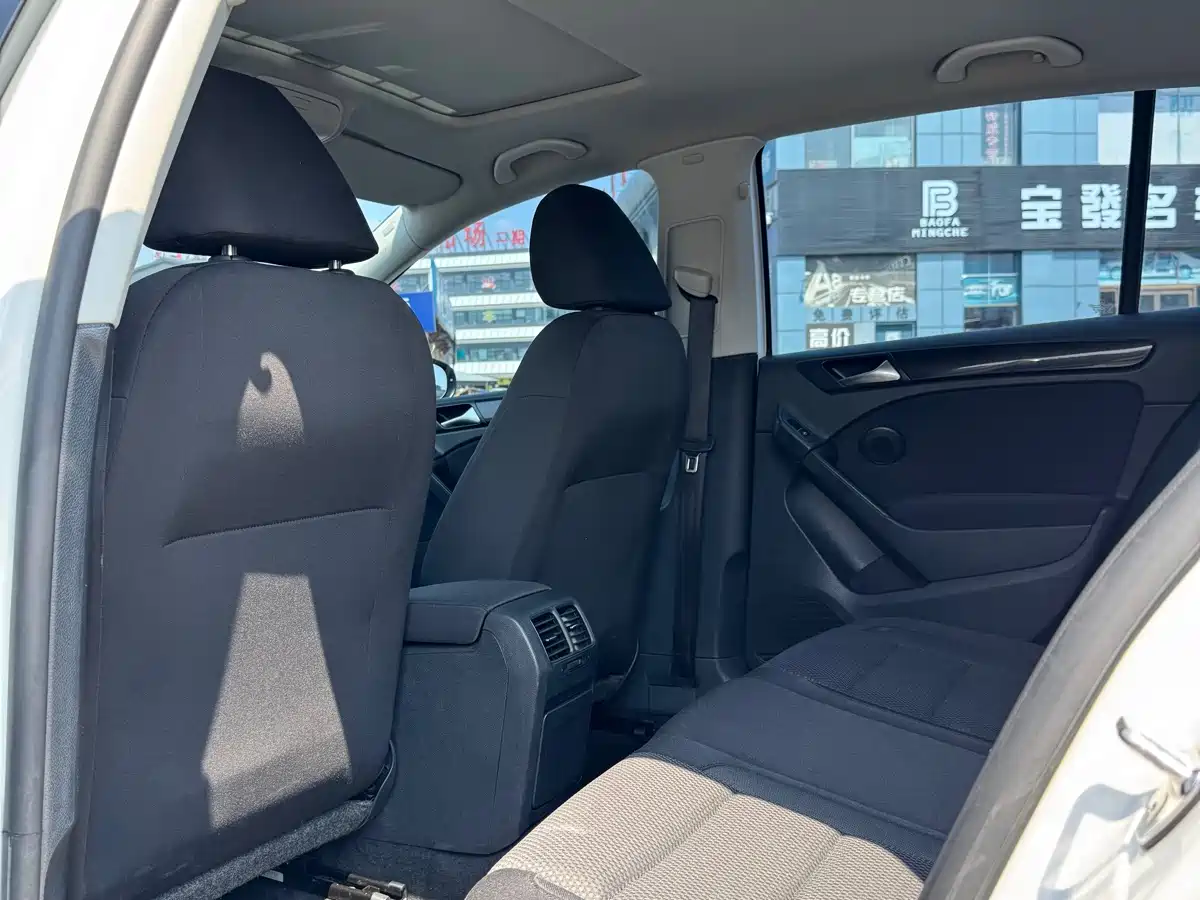 Volkswagen Golf 2012 1.4TSI Automatic Comfort фото 8