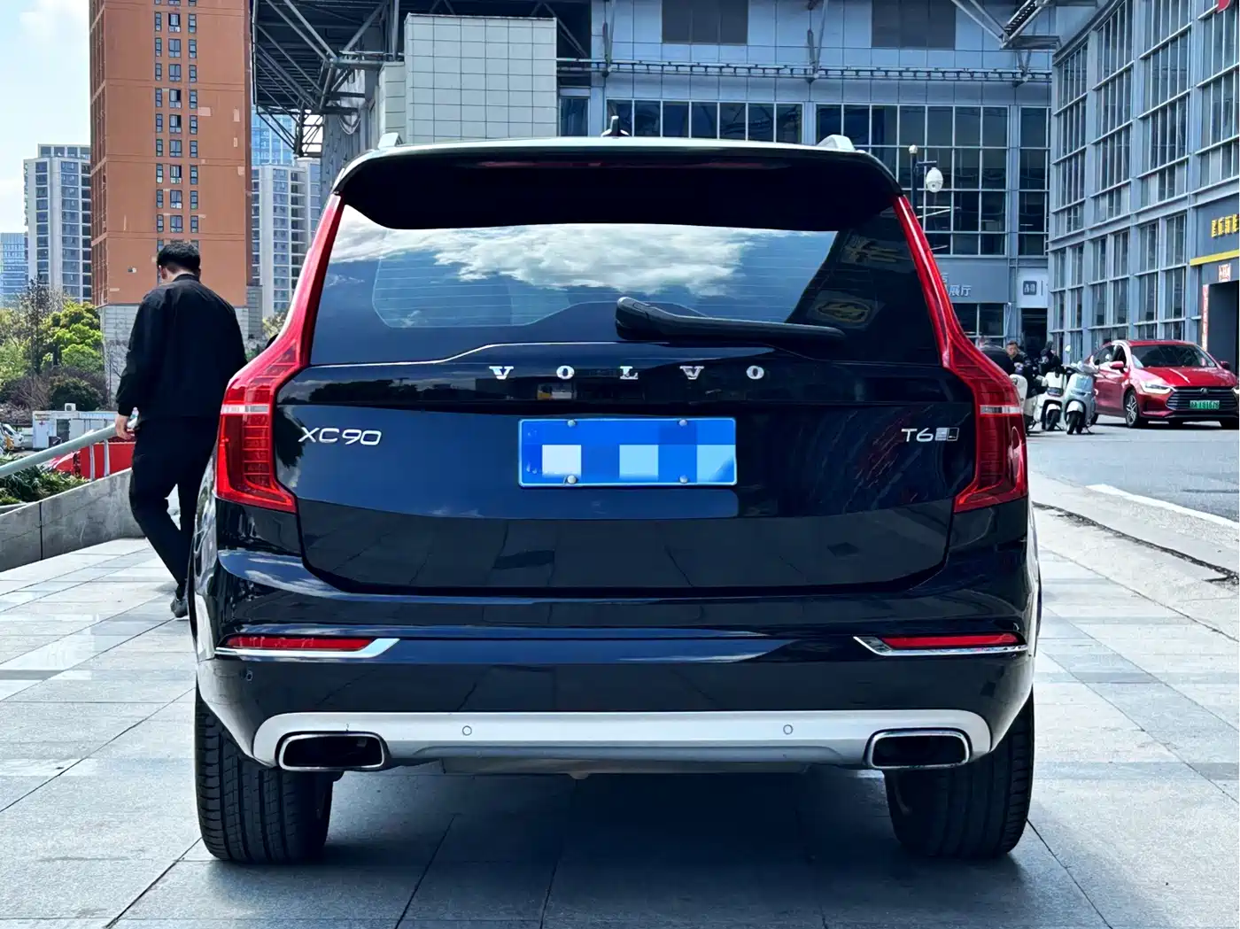 Фото 4 - Volvo XC90
