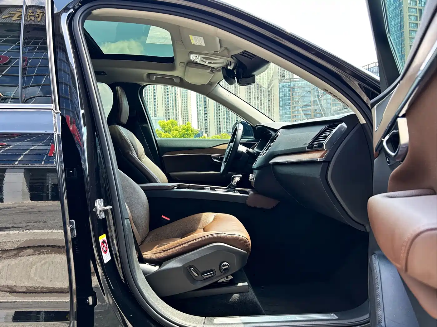 Фото 6 - Volvo XC90