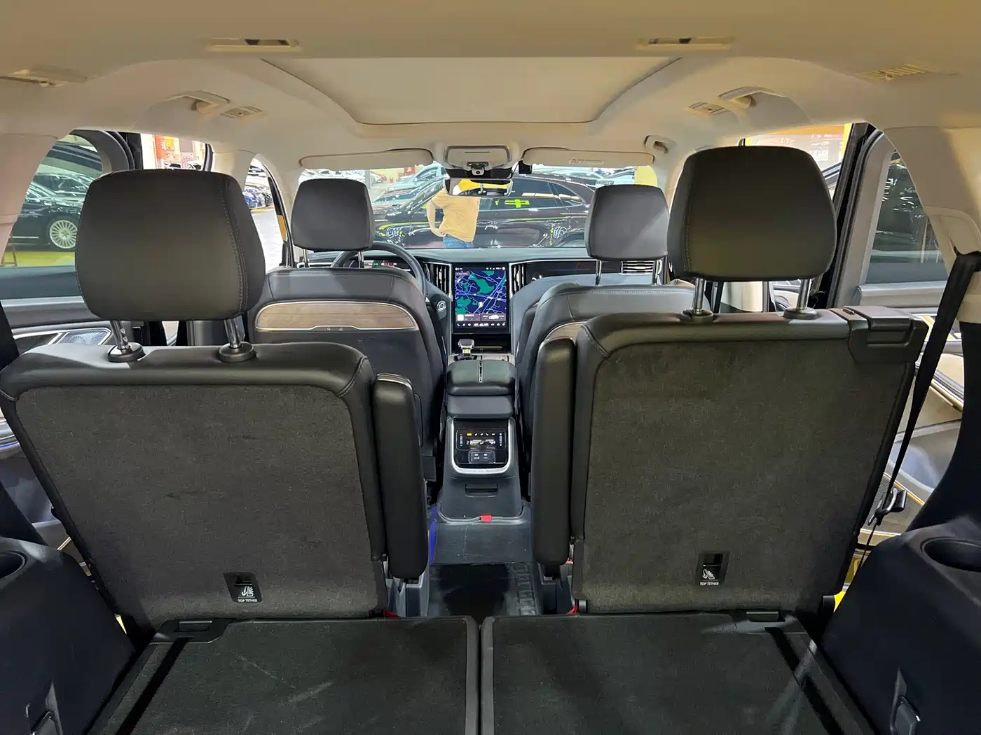 Hongqi HS7 2023 2.0T Auto 4WD Qi Chang Edition 6-Seater фото 17