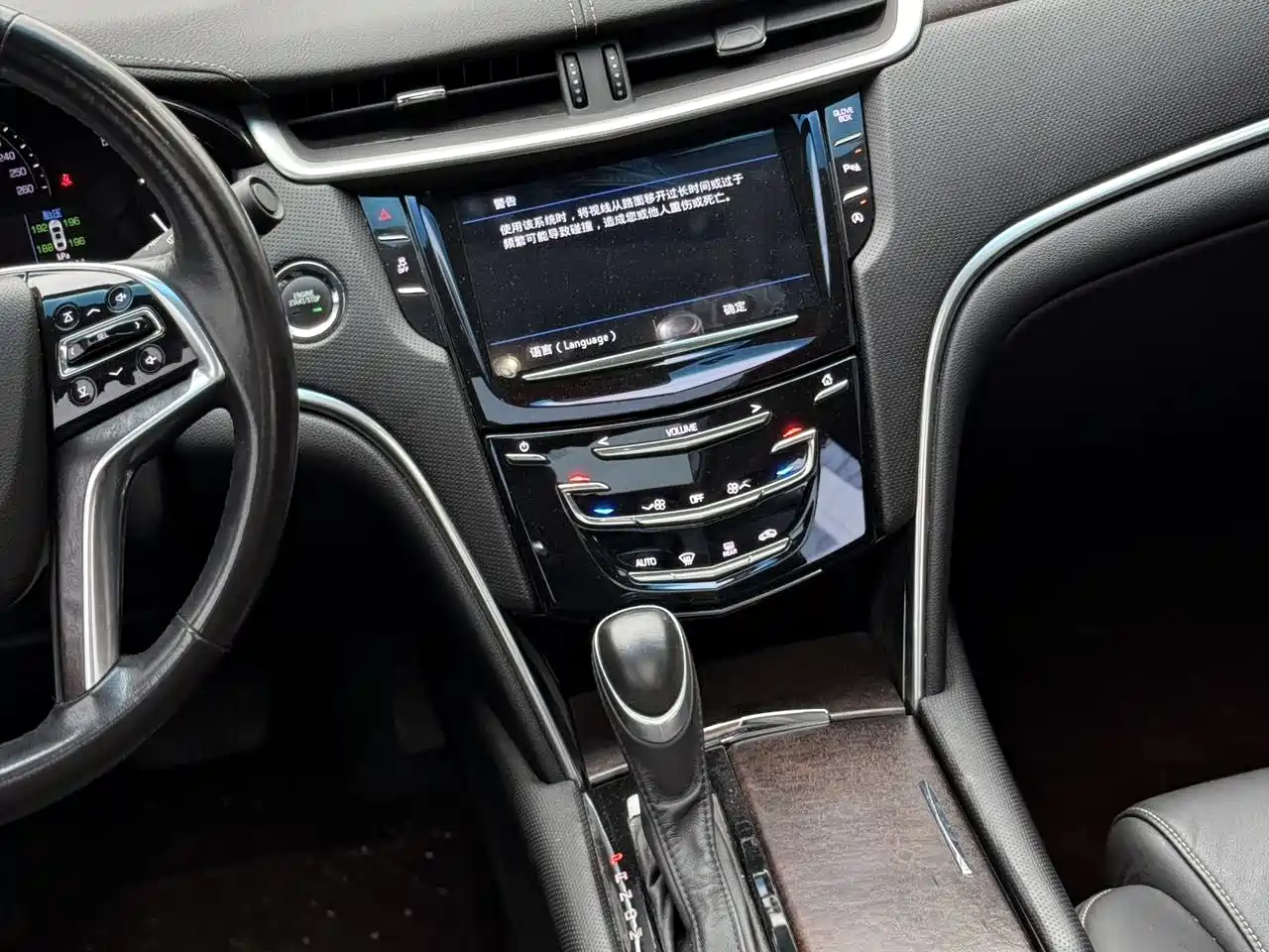 CADILLAC XTS