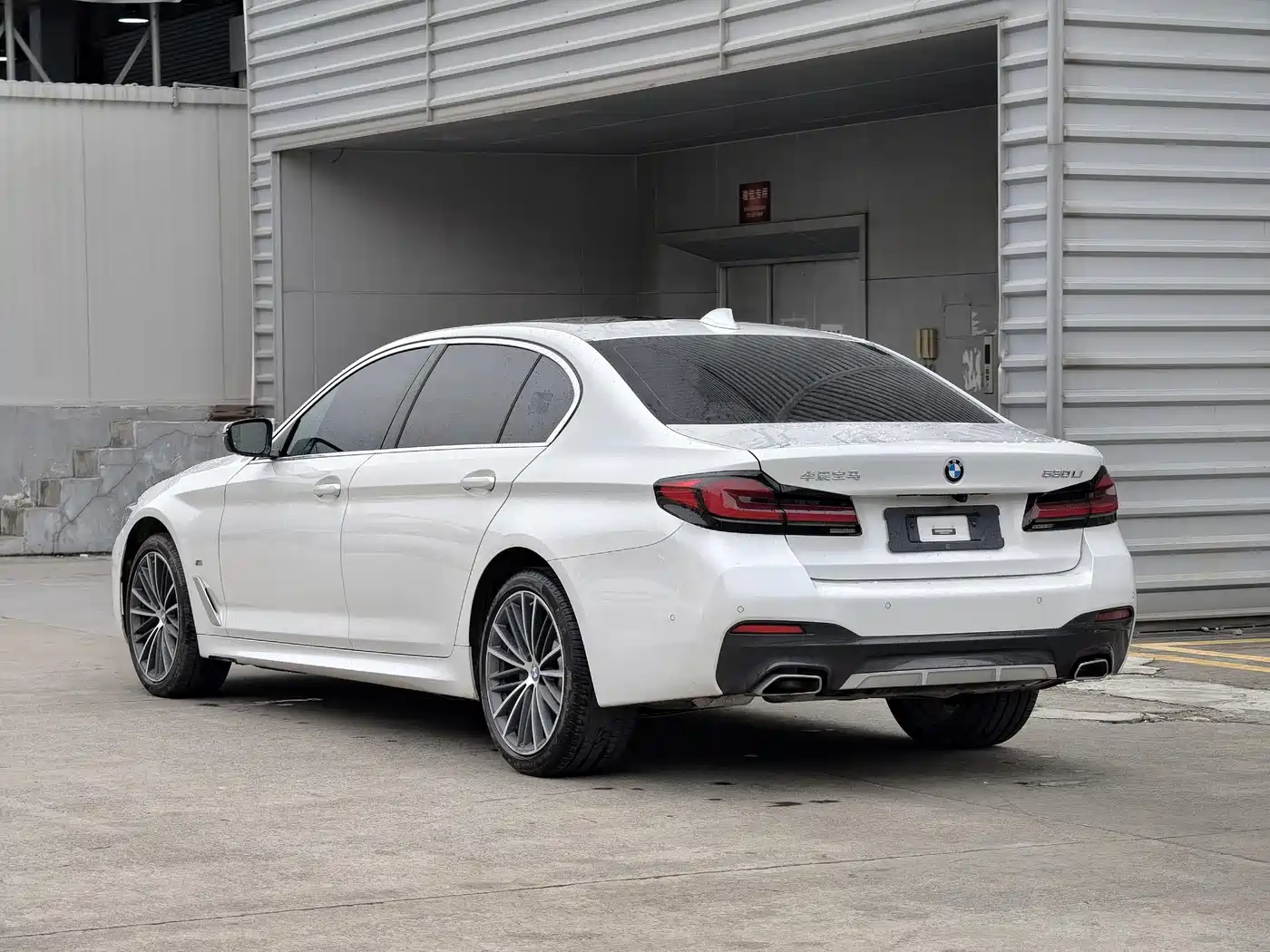 BMW 5 Series 2022 Facelift 530Li Leading M Sport Package фото 4