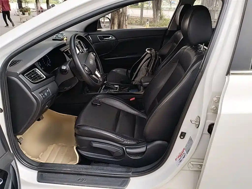 Hyundai Mistra 2014 1.8L Auto Smart GLS фото 15