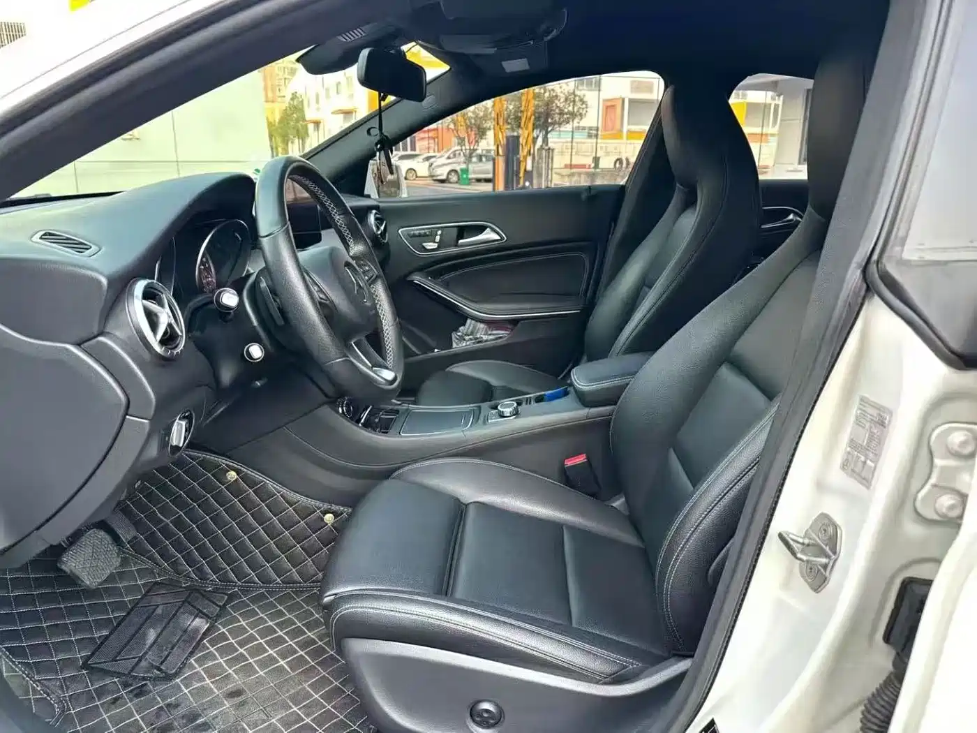 Mercedes-Benz CLA (Import) 2018 CLA 200 Fashion Edition фото 4