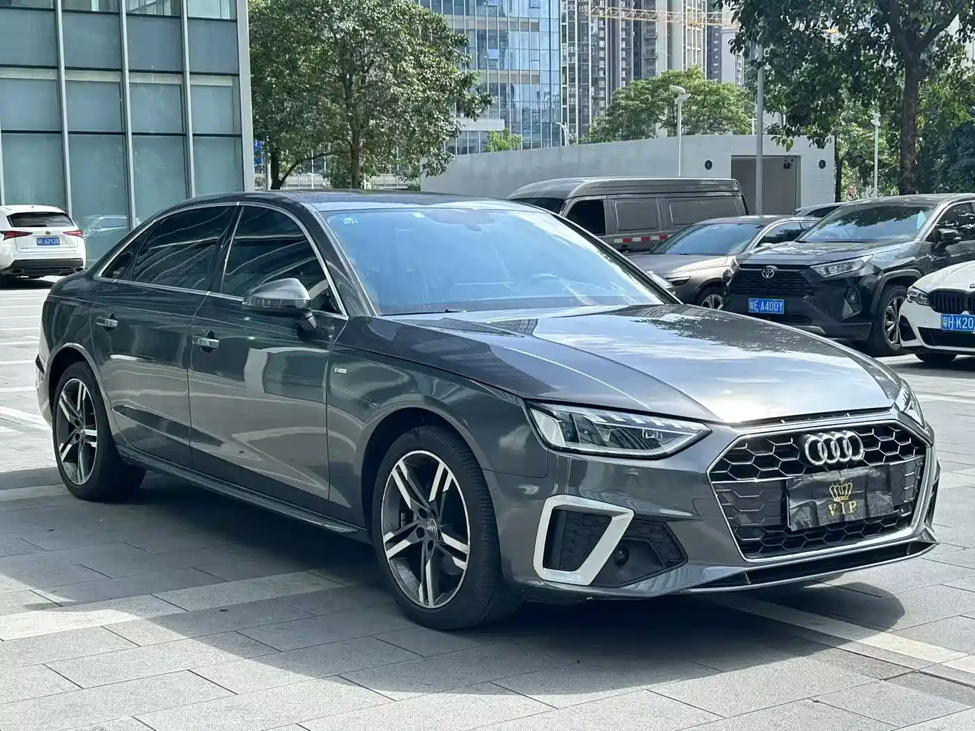 Audi A4L 2020 40 TFSI quattro Luxury Dynamic фото 3