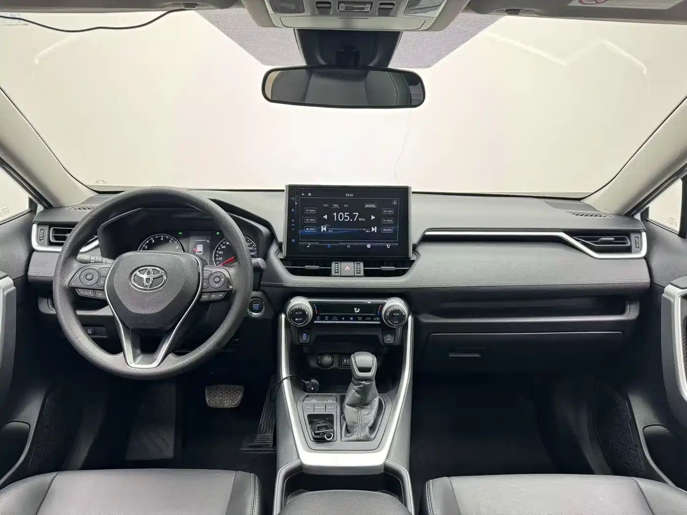 Toyota Wildlander 2020 2.0L CVT 2WD Premium фото 13