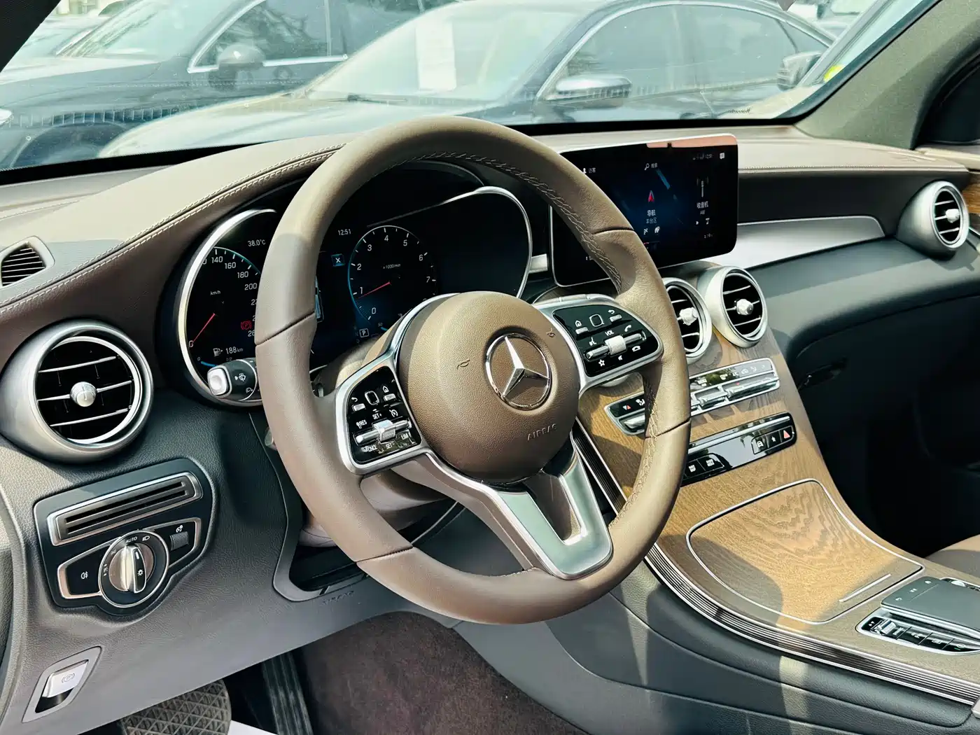 Mercedes-Benz GLC 2022 GLC 300 L 4MATIC Dynamic Collector's Edition фото 8