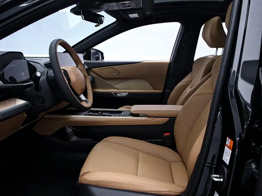 Lexus ES 2025 Model 300h Base Version фото 12