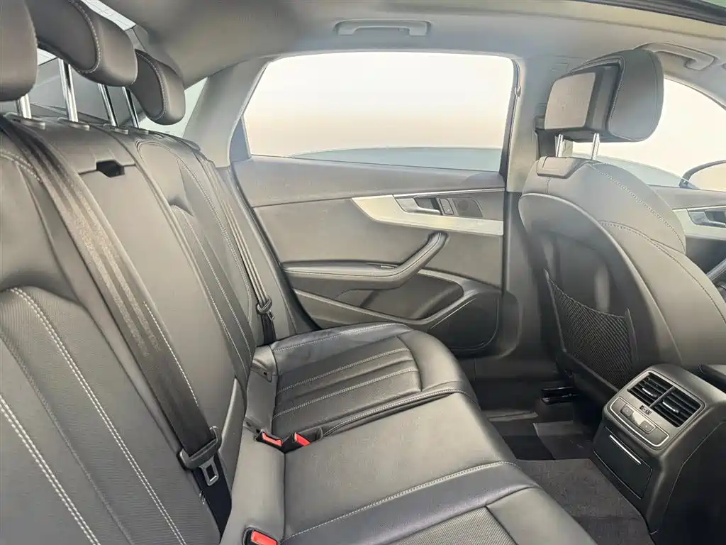 Audi A4L 2022 40 TFSI Luxury Dynamic фото 9
