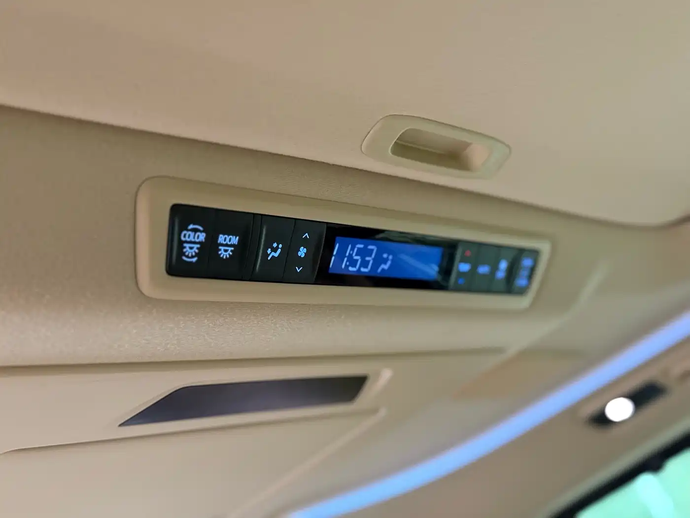 Toyota Alphard 2021 Hybrid 2.5L Premium фото 13