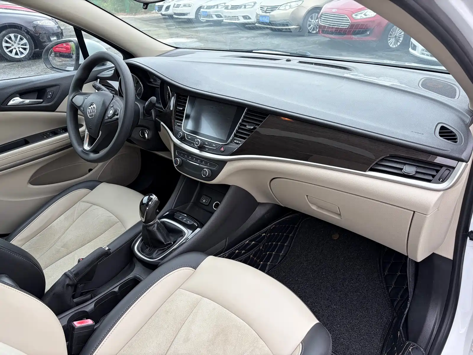Photo 14 - Buick Verano