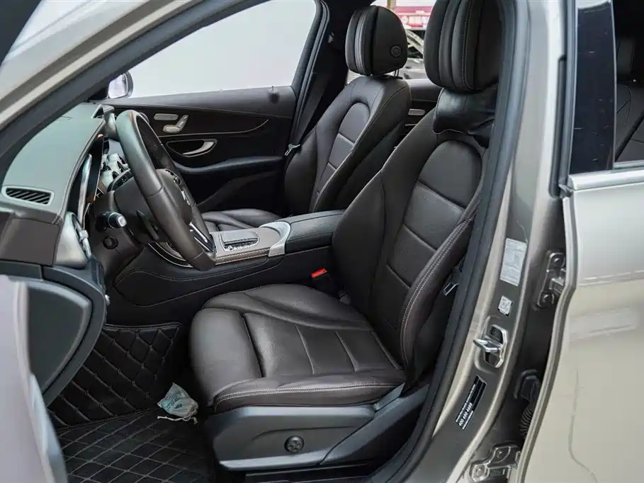 Mercedes-Benz GLC 2020 GLC 300 L 4MATIC Luxury фото 3