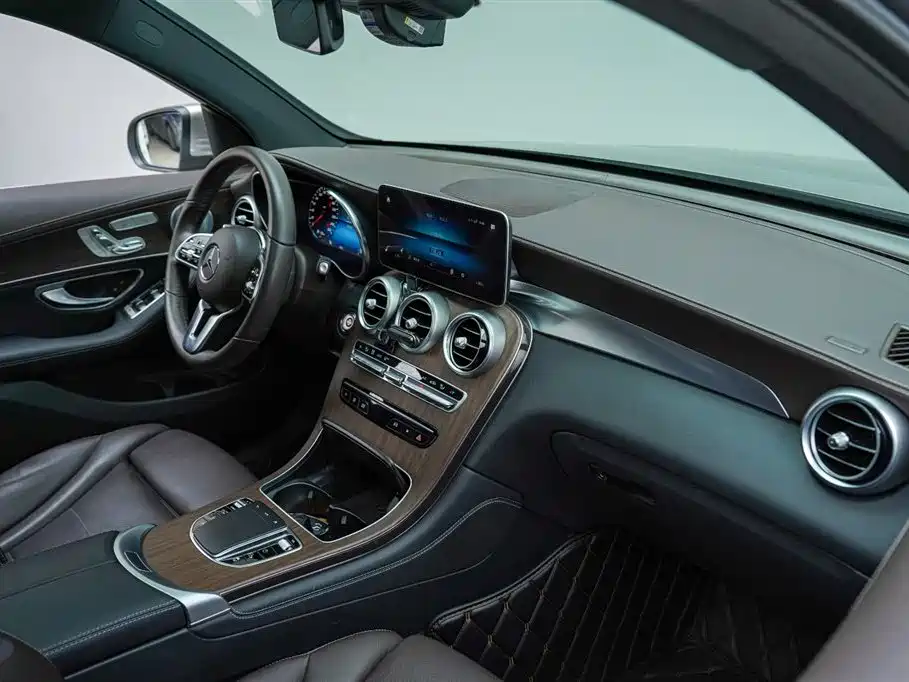 Mercedes-Benz GLC 2020 GLC 300 L 4MATIC Luxury фото 15