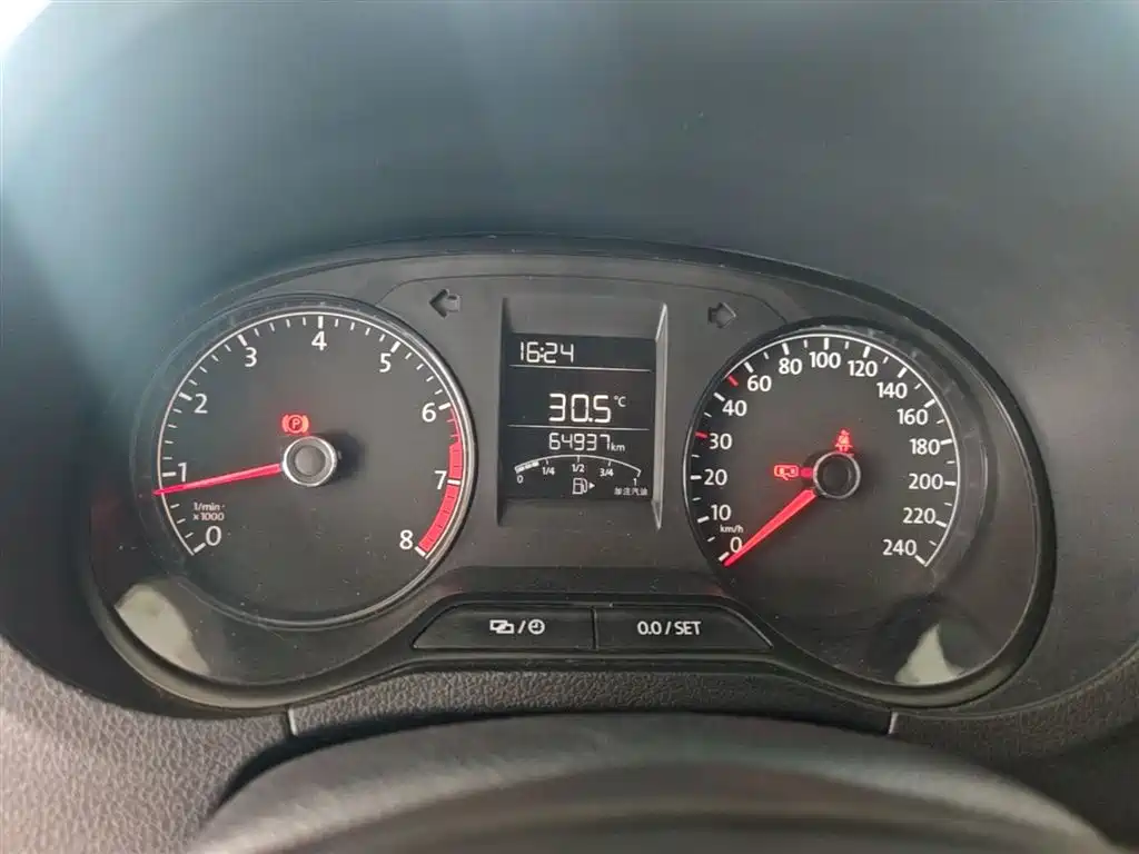 Volkswagen Polo 2016 1.4L Manual Trend фото 12
