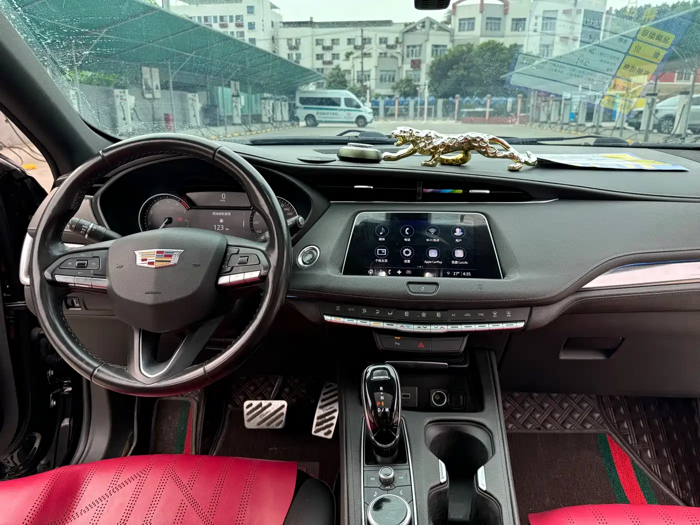 Cadillac XT4 2021 28T FWD Premium Edition фото 8