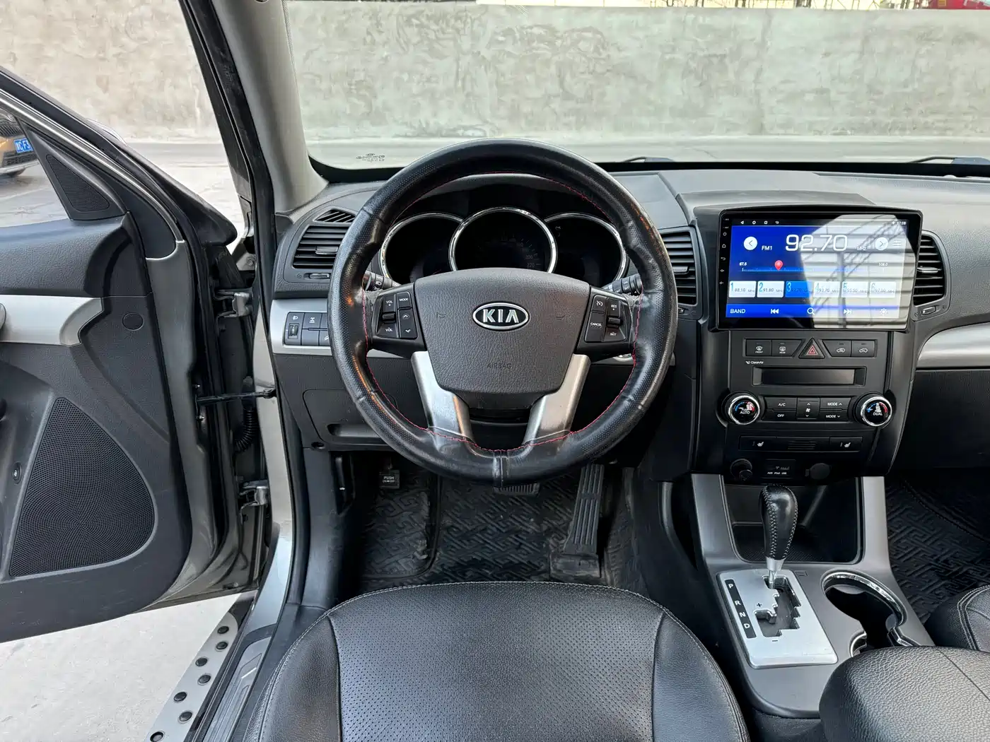 Kia Sorento 2012 2.4L Gasoline Luxury Edition фото 9