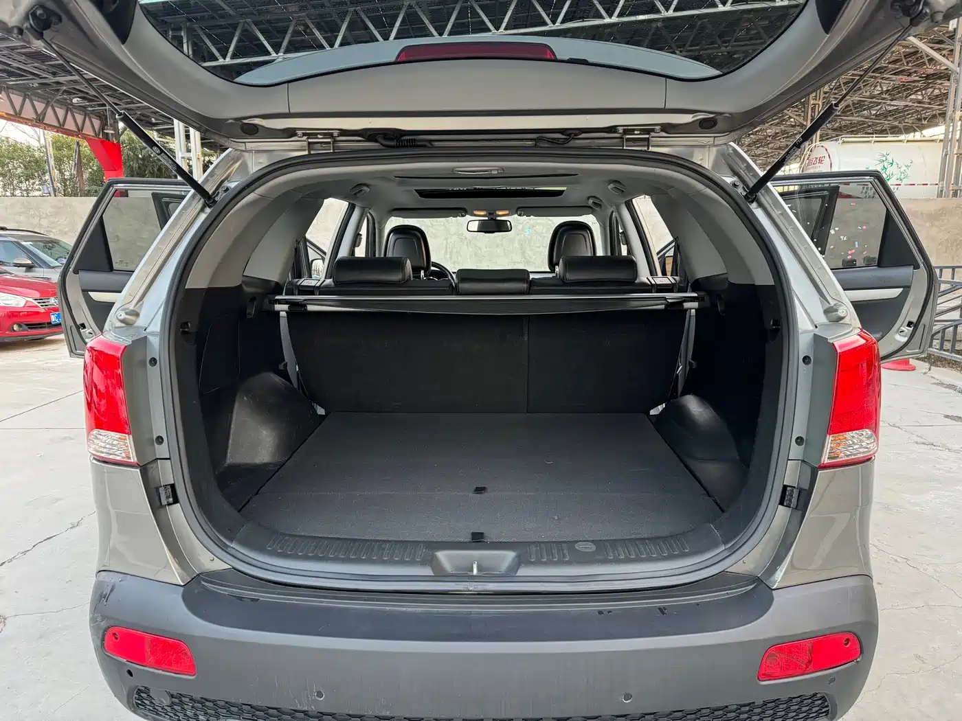 Kia Sorento 2012 2.4L Gasoline Luxury Edition фото 14