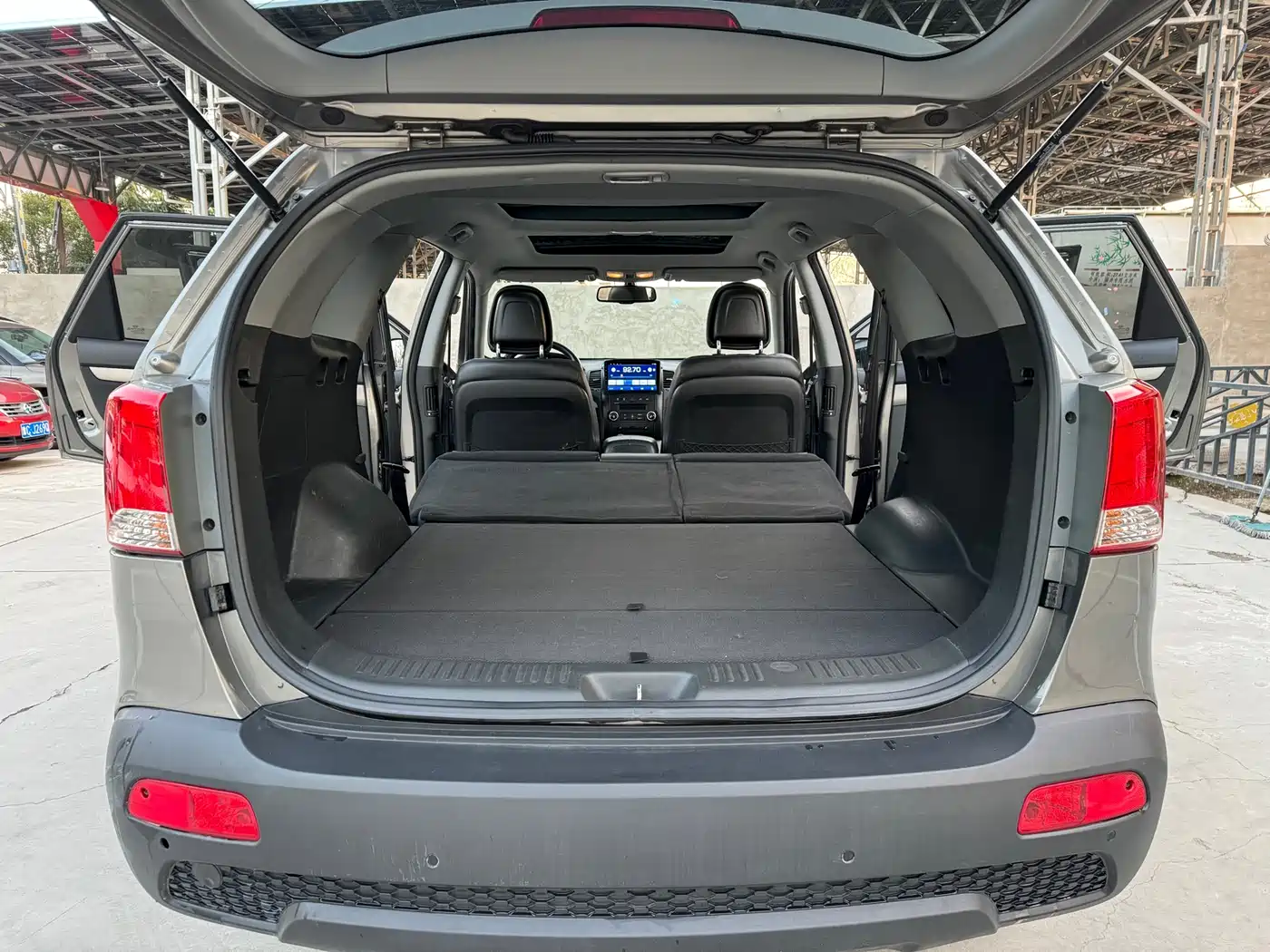Kia Sorento 2012 2.4L Gasoline Luxury Edition фото 15